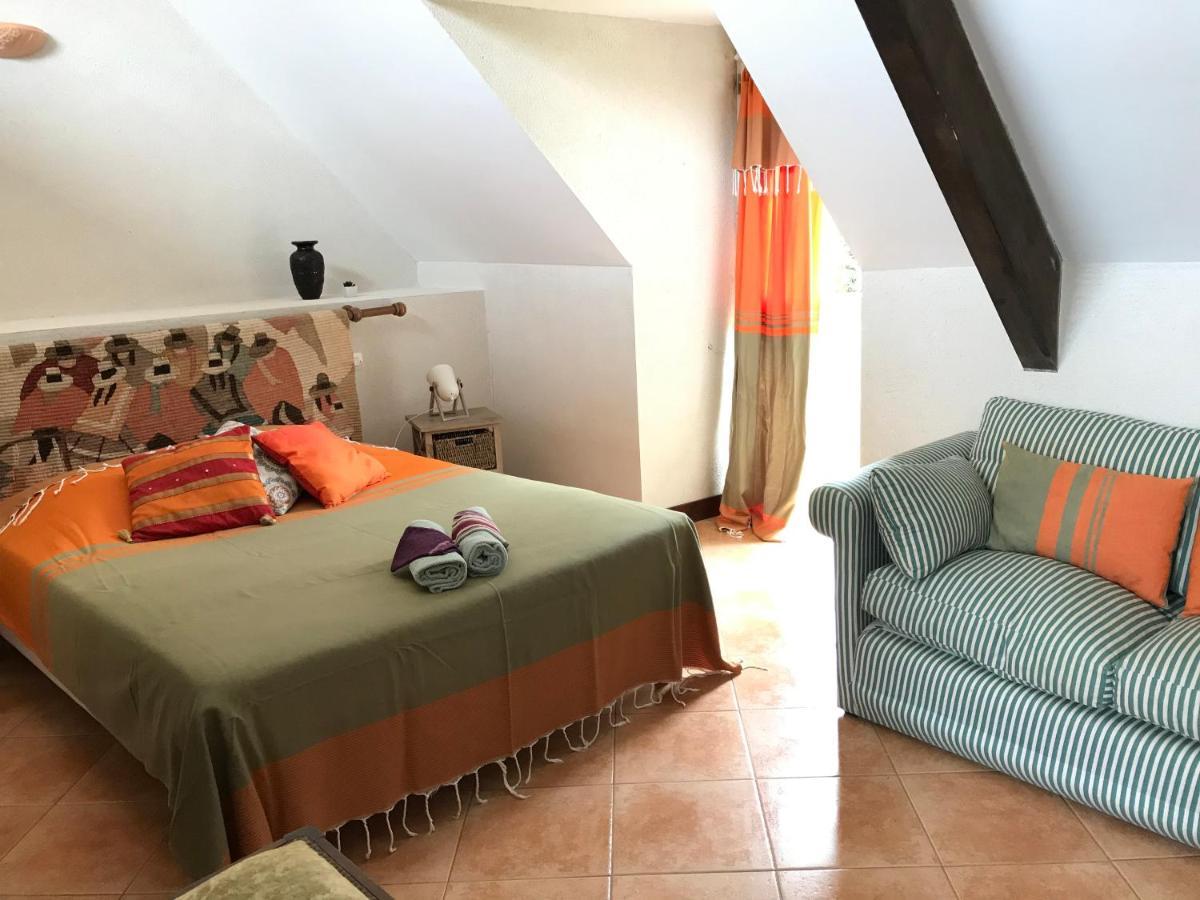 Domaine Du Lesty Bed and Breakfast Ambon Εξωτερικό φωτογραφία