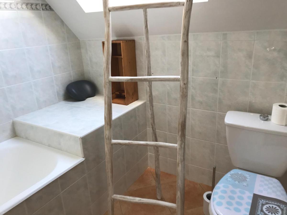 Domaine Du Lesty Bed and Breakfast Ambon Εξωτερικό φωτογραφία