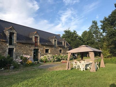 Domaine Du Lesty Bed and Breakfast Ambon Εξωτερικό φωτογραφία